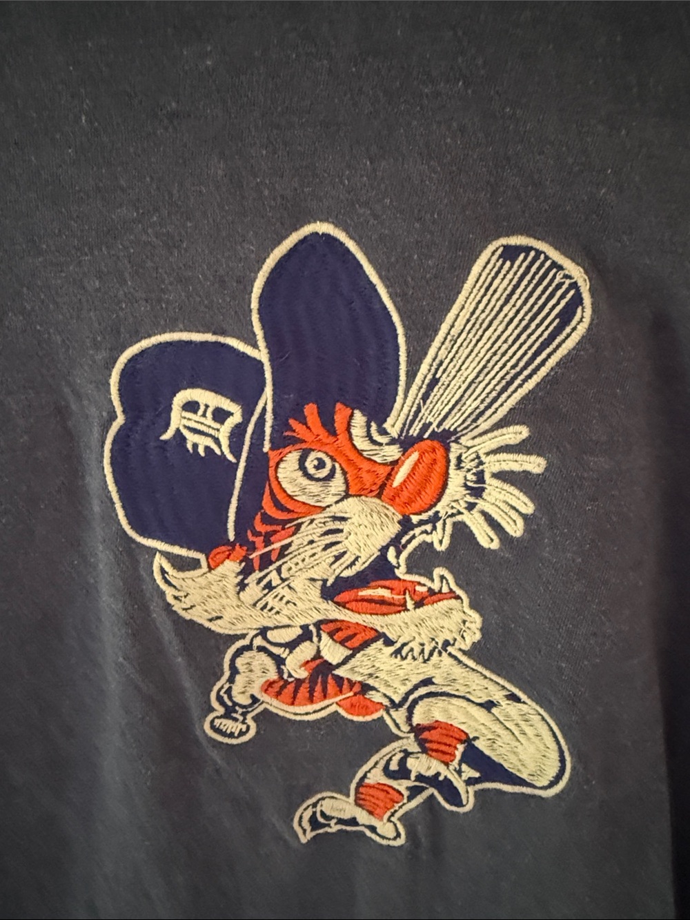 Red Jacket Detroit Tigers Baseball Graphic Tee Embroidered Men’s Small MLB